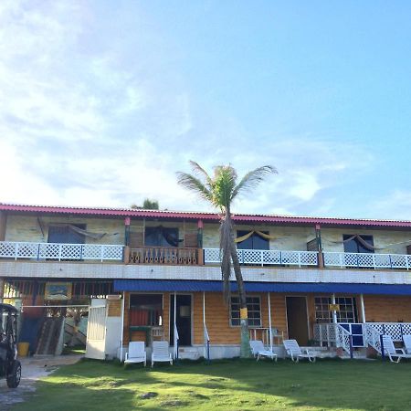 Yellow Moon Guesthouse & Apartments San Andrés 外观 照片