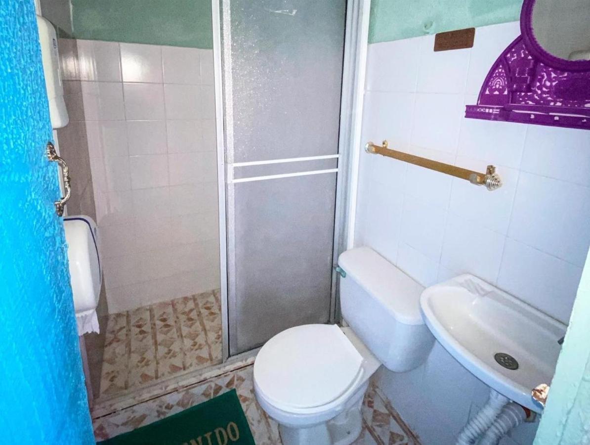 Yellow Moon Guesthouse & Apartments San Andrés 外观 照片