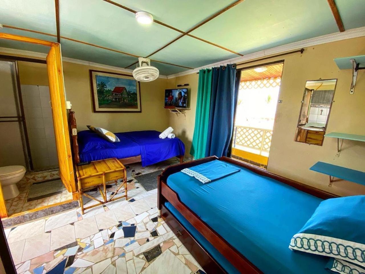 Yellow Moon Guesthouse & Apartments San Andrés 外观 照片